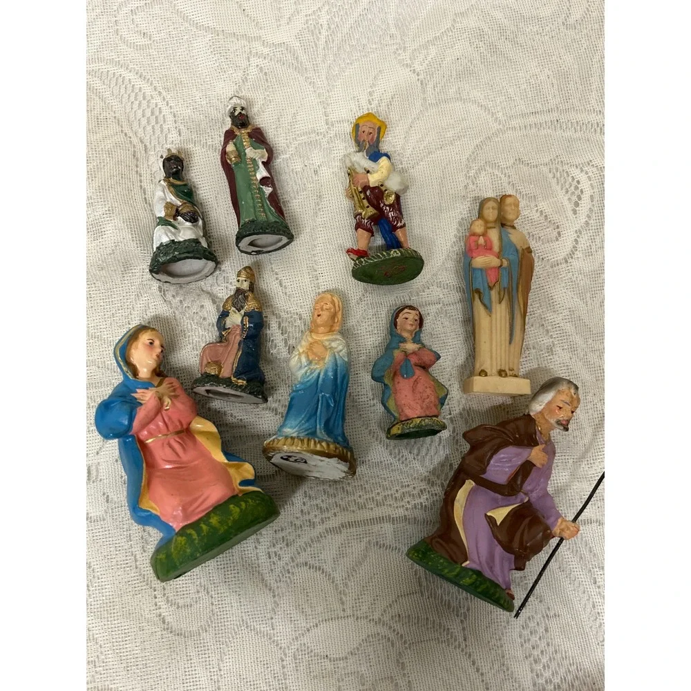 Nativity Scene 9‎ Figurines Assorted Joseph Mary Jesus Magi Shepherd Bagpiper